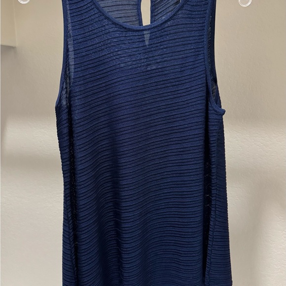 White House Black Market Dark Blue Textured Tank Top - Picture 2 of 3